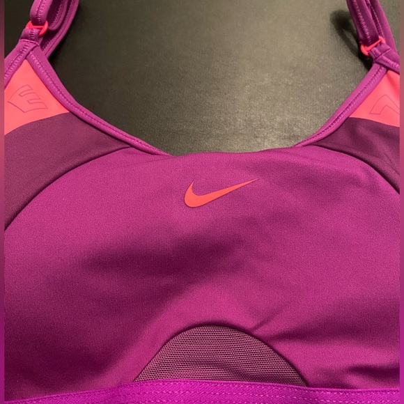 NWT Nike strappy sports bra (medium) - Picture 4 of 4